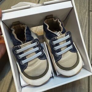 Robeez Trendy Trainer Grey Baby Boy Walker‎ Shoes, NWT, 6-12M